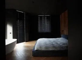 CrownPlaza Boutique & Central