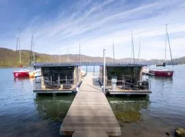 Selene Houseboat