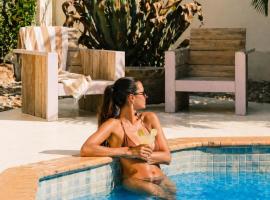 The Green Turtle Eco Lodge, hotel a Willemstad