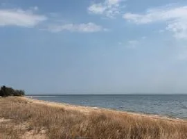 Lusby Beach House -3 BD 2 BA Steps to the Sand