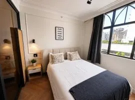 Modern De Waterkant Flat Near V&A Waterfront