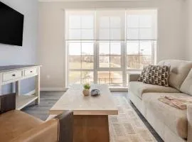 Landing Apartments - Axis 201