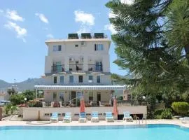 Marsin Hotel & Bungalows