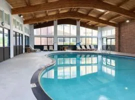 Riverview Inn & Suites