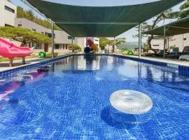 Gyeongju Ain Kids Pool Villa
