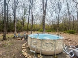 Stroudsburg में, होटल Hot Tub Secluded Fire Pit Hammock