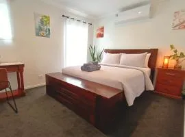 Private Queen Room Separate Toilet