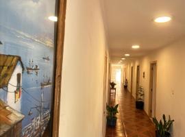 Hostal Aldo, hotel i Hijuelas