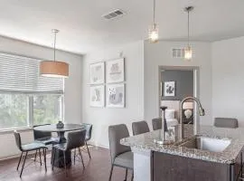 Landing Beautiful 1BD Gym Clubhouse