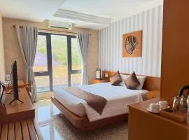 Trân Châu Beach & Resort
