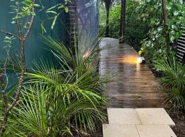 Nikau Sanctuary, hotel i Raglan