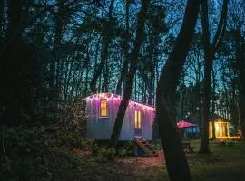 Goosewing Hut-Qu7072