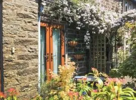 Kinder Cottage