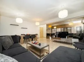 3 bedroom flat near center