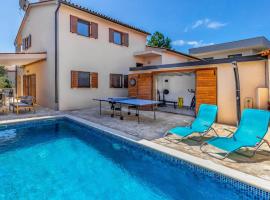 Villa Cissana by Villas Guide: Peroj şehrinde bir otel