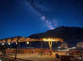 Rum Four Seasons luxury Camp & Jeep Tours