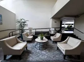 Family waikiki seaside kitchen 8person