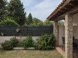 Chalet con jardin cerca de la playa, hotelli Can Pastillassa