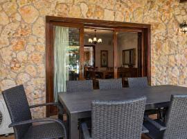 Chalet con jardin cerca de la playa, Hotel in Can Pastilla