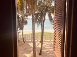 CocoBaru - Private Beachfront Entire Villa, hótel í Marawila