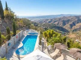 Villa El Arco Iris de la Montana Sayalonga by Ruralidays