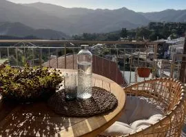 House of Light, Mountain Retreat