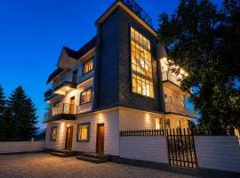 Alaya Stays Snowdrop 3 BHK Apartment, Mussoorie