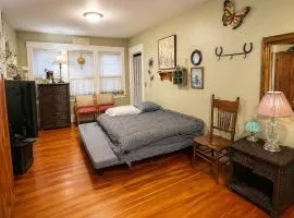 Private Room Near Airport & Beaches Fast Wi-Fi