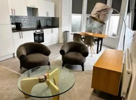 Flat A, 60 Cheltenham Mount, Harrogate, HG1 1DL