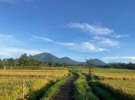 Svarga Uma Cottage - Unwind Amidst Bali Starling Sanctuary, hotel en Penebel