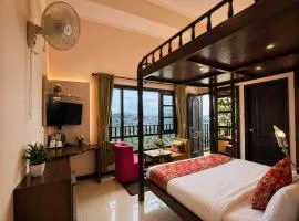 Hotel Aachman Regency with Rooftop Terrace
