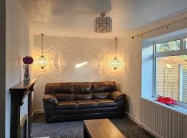3-Bed House in Newcastle under Lyme free parking