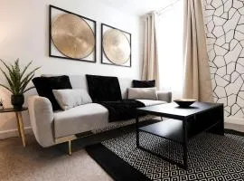d-Entire 2-Bedroom Apartment in the bustling City Centre WIFI TRAIN & BUS STATION