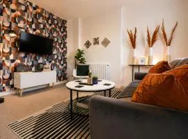 Spacious 2BR Apartment Central Colchester Near Station Fast WIFI