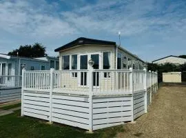 Lovely Caravan With Decking At Solent Breeze In Hampshire Ref 38051A
