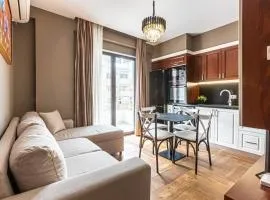 Brownie Luxury 1 Apartment with Balcony Full Kitchen 3 Min to Beach
