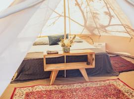 The Glamping Spot - Douarnenez, hotell sihtkohas Plonévez-Porzay