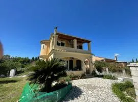 Shared room in a villa 4km from Corfu airport