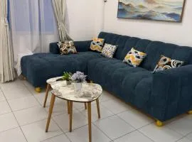 Stylish 2BR Pool, Gym Garden