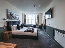 The Royal Bar & Shaker