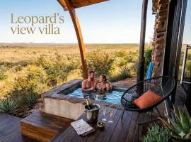 LEOPARD'S VIEW MOUNTAIN VILLA @ Steinheim Game Farm & Camping, хотел в Prospect