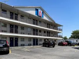 Studio 6 Greenville, SC