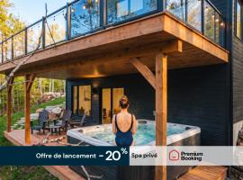 Viesnīca Bellaria Chalet with Private Hot Tub & Mont-Tremblant Escape pilsētā La Conception