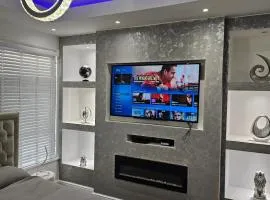 Studio in Central Liverpool - Sleeps 2 - Parking