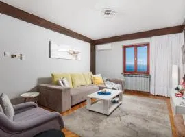 Deluxe Apartment Ana 100 m from the beach