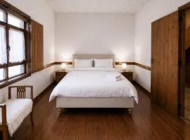 YaSou Loutraki - Spacious Cozy Apartment by the Sea