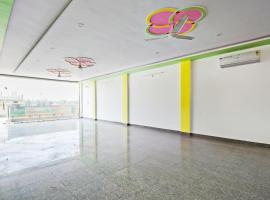 Hotel O Shri Balaji Marriage Lawn And Hotel、Sītāpurのホテル