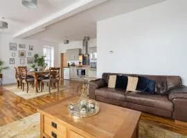 Spacious, Well-Equipped Apartment With Parking