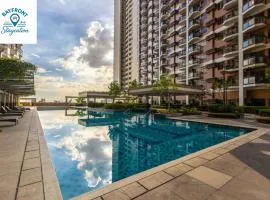 Staycation with Free Pool, Sauna & Netflix Near MOA, Airport & US Embassy - Pet friendly