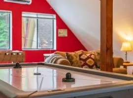 Evergreen Game Room Ski Bear Valley KayaksSUP Fast Wi-Fi EV